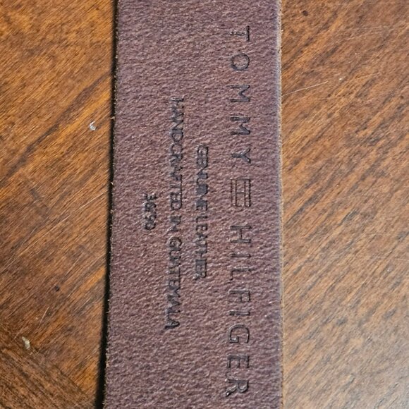 Tommy Hilfiger Brown Leather Belt – Brass Buckle, 44.5" Length - Picture 5 of 6